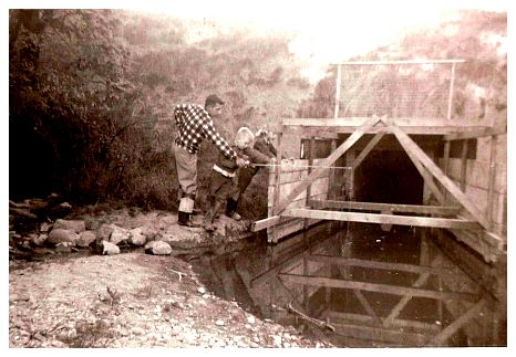 1955 - Rob, son Roger, niece Suzi - Dam Building or Gone Fishing - crew cut.jpg